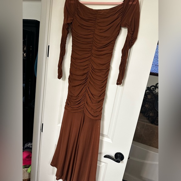 Elegant Brown Off-Shoulder Mesh Dress - Picture 5 of 16